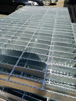 是否機(jī)器焊接的格柵板好？